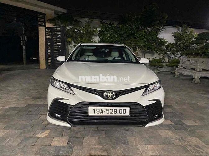 Toyota Camry 2023 2.5Q - 3v Km Xe công chức