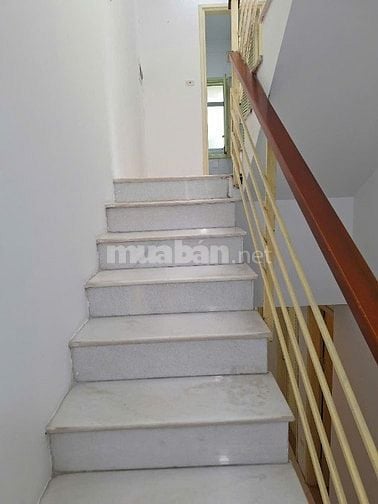 Cho thuê nhà vườn dốc Phụ Sản, Đê La Thành quận Ba Đình Hà Nội 
