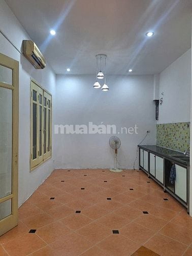 Cho thuê nhà vườn dốc Phụ Sản, Đê La Thành quận Ba Đình Hà Nội 
