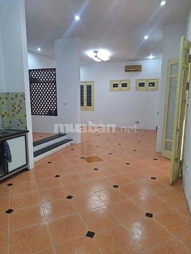 Cho thuê nhà vườn dốc Phụ Sản, Đê La Thành quận Ba Đình Hà Nội 