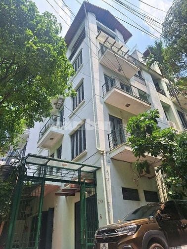 Cho thuê nhà vườn dốc Phụ Sản, Đê La Thành quận Ba Đình Hà Nội 