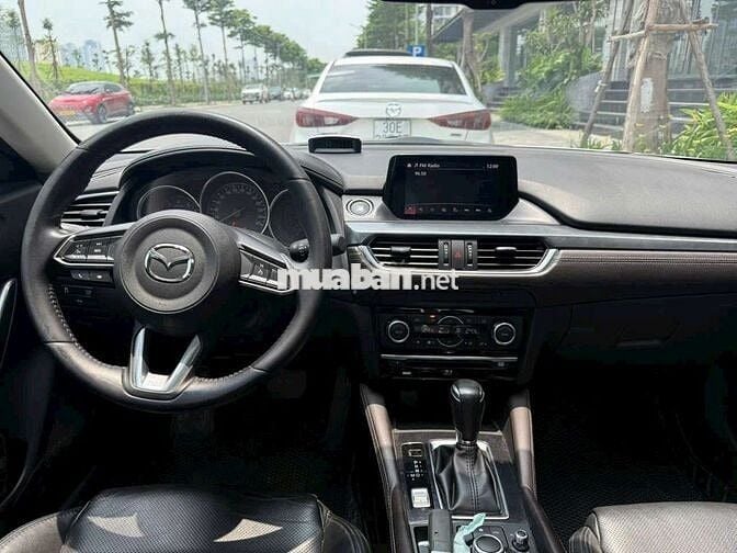 Mazda 6 2020 2.0L Luxury - 80000 km