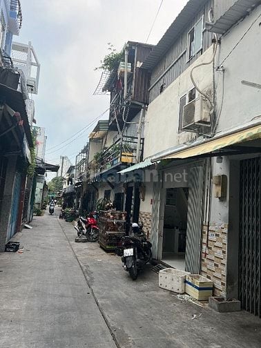 Nhà bán khu mua bán hẻm xe hơi 2 lầu chỉ hơn 1,3 t5m