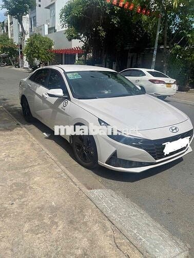 Hyundai Elantra 2024