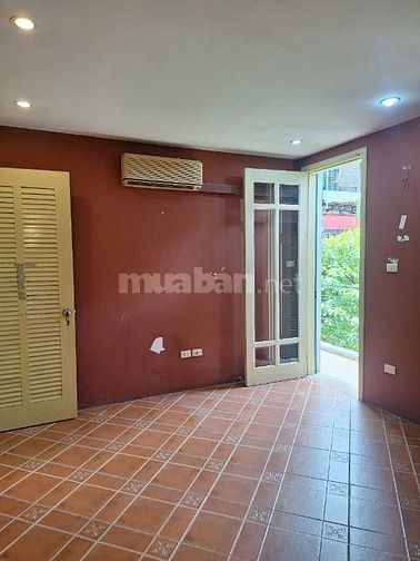 Cho thuê nhà vườn dốc Phụ Sản, Đê La Thành quận Ba Đình Hà Nội 