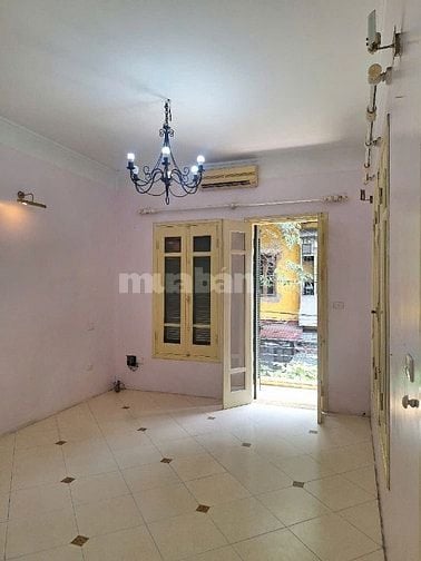 Cho thuê nhà vườn dốc Phụ Sản, Đê La Thành quận Ba Đình Hà Nội 