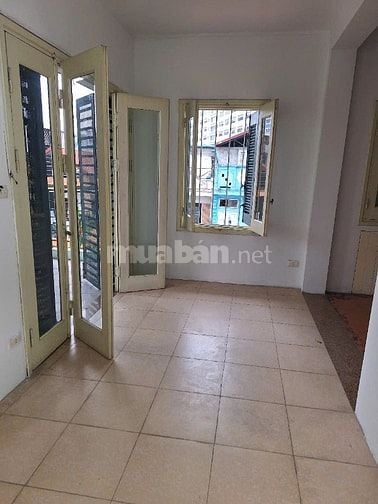 Cho thuê nhà vườn dốc Phụ Sản, Đê La Thành quận Ba Đình Hà Nội 