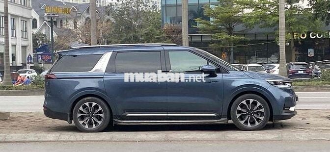 Kia Carnival 2023 Signature 2.2D - 70000 km