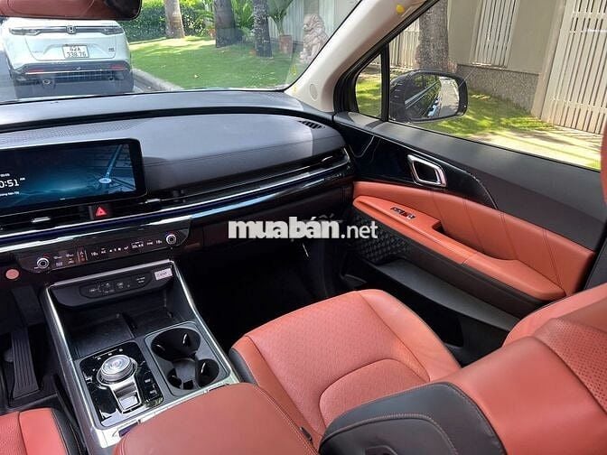 Kia Carnival 2024 2.2D Signature  - 9000 km