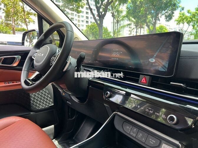 Kia Carnival 2024 2.2D Signature  - 9000 km