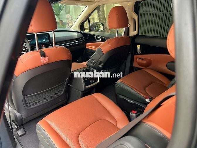Kia Carnival 2024 2.2D Signature  - 9000 km