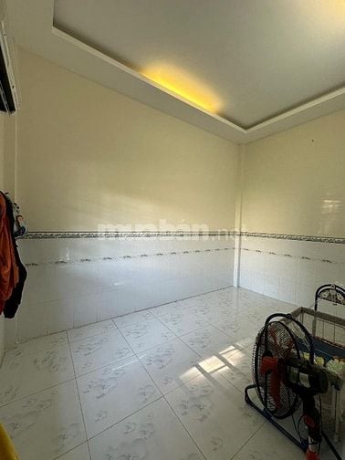 Chính chủ cần cho thuê nhà căn góc 2 mặt hẻm xe hơi. Nhà đẹp, rộng 