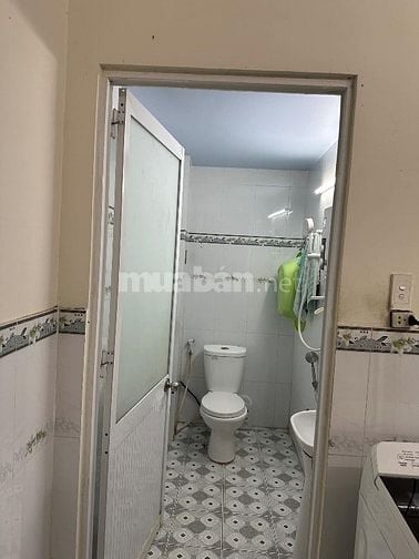 Chính chủ cần cho thuê nhà căn góc 2 mặt hẻm xe hơi. Nhà đẹp, rộng 