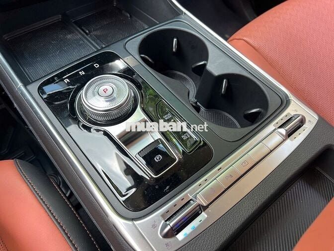 Kia Carnival 2024 2.2D Signature  - 9000 km