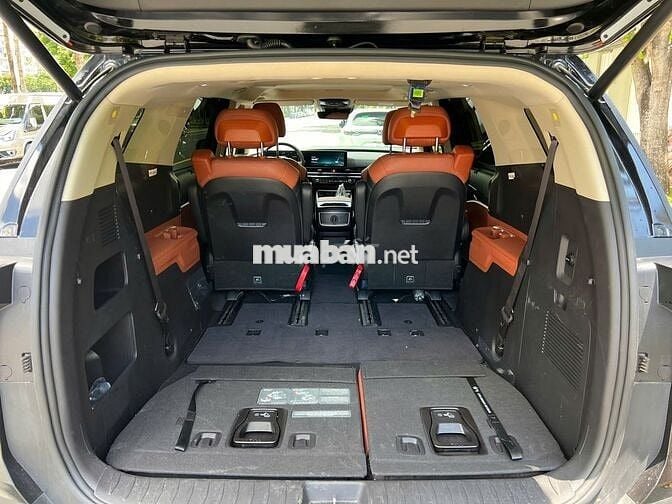 Kia Carnival 2024 2.2D Signature  - 9000 km