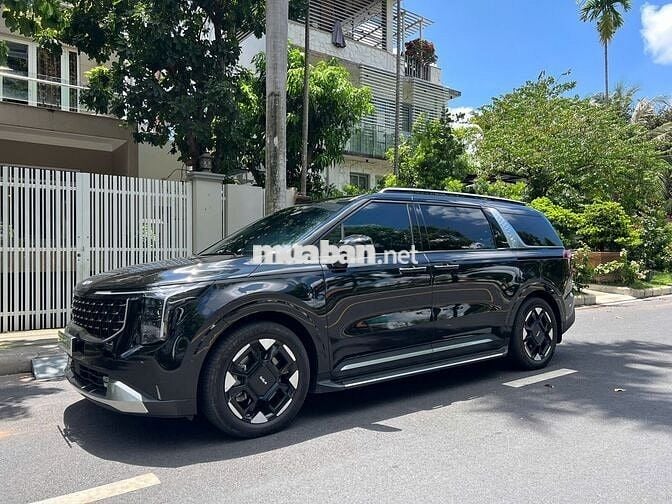 Kia Carnival 2024 2.2D Signature  - 9000 km