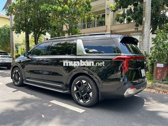 Kia Carnival 2024 2.2D Signature  - 9000 km