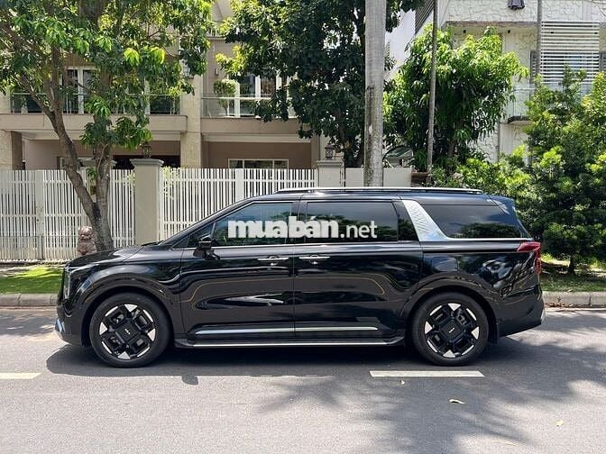 Kia Carnival 2024 2.2D Signature  - 9000 km
