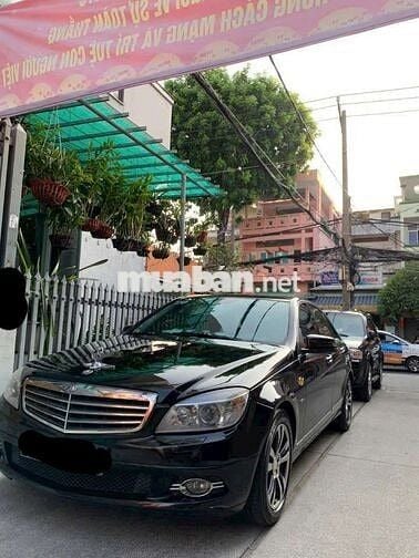Mercedes Benz C Class 2009 C230 đen sang trọng.