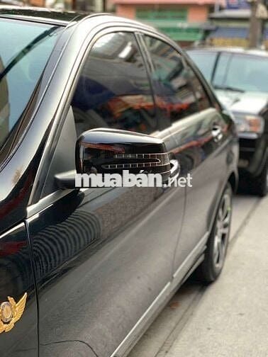 Mercedes Benz C Class 2009 C230 đen sang trọng.