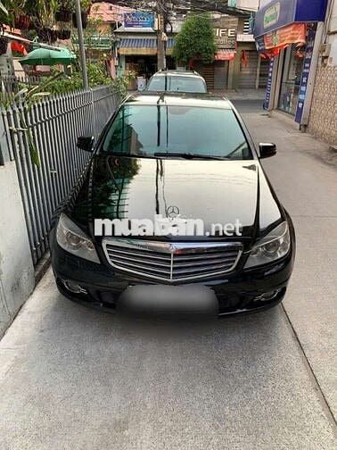 Mercedes Benz C Class 2009 C230 đen sang trọng.