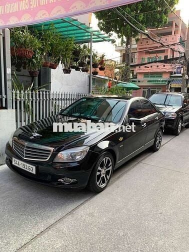Mercedes Benz C Class 2009 C230 đen sang trọng.