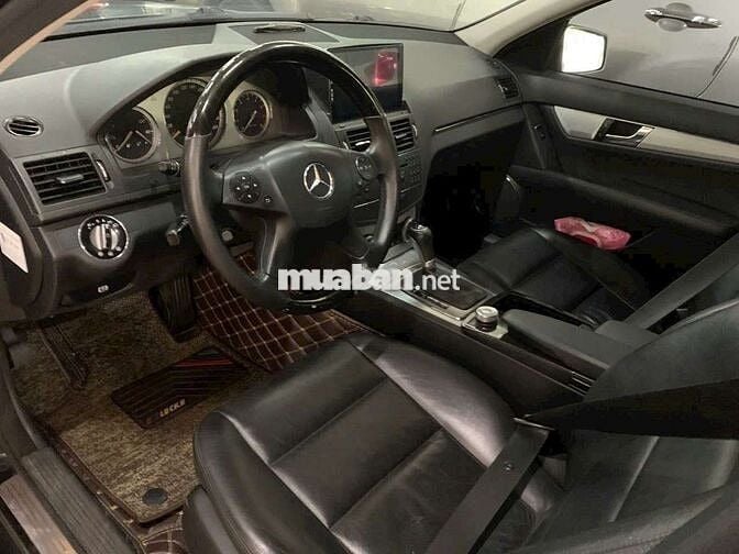 Mercedes Benz C Class 2009 C230 đen sang trọng.