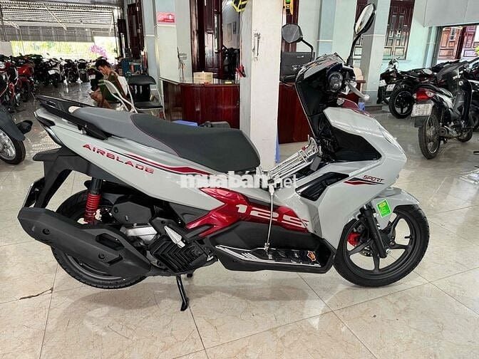 air blade 2025 odo:379km