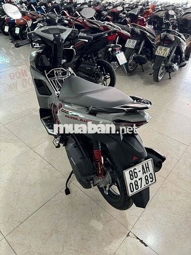 air blade 2025 odo:379km