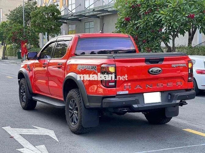 Hãng Ford bán Raptor 2023 lướt lên đủ phụ kiện