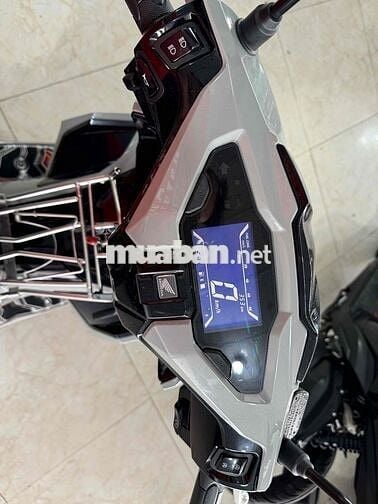 air blade 2025 odo:379km