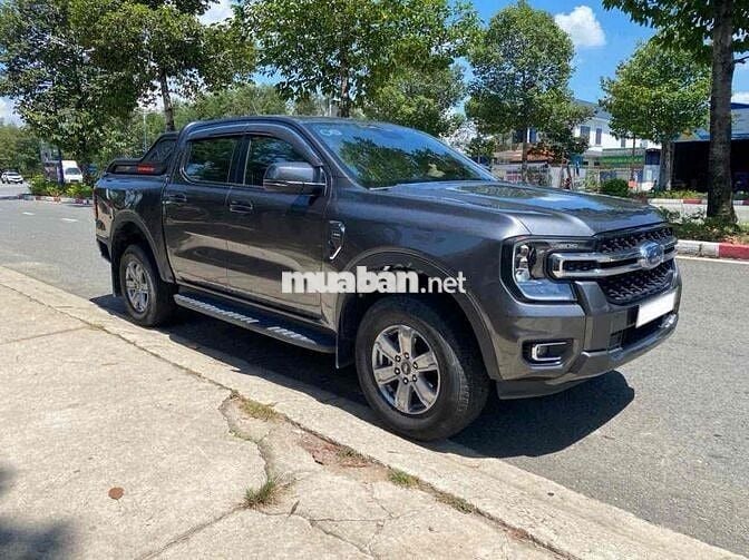 Hãng Ford bán Ranger XLT 2 cầu 1 chủ BH đến 2026