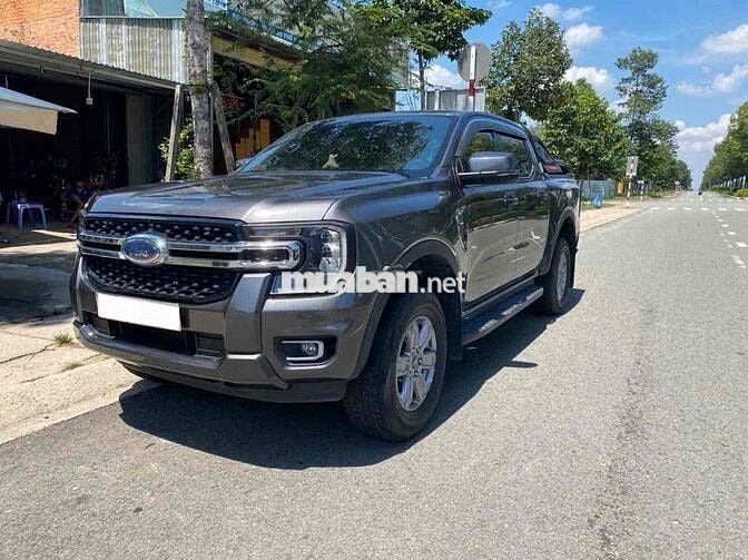 Hãng Ford bán Ranger XLT 2 cầu 1 chủ BH đến 2026