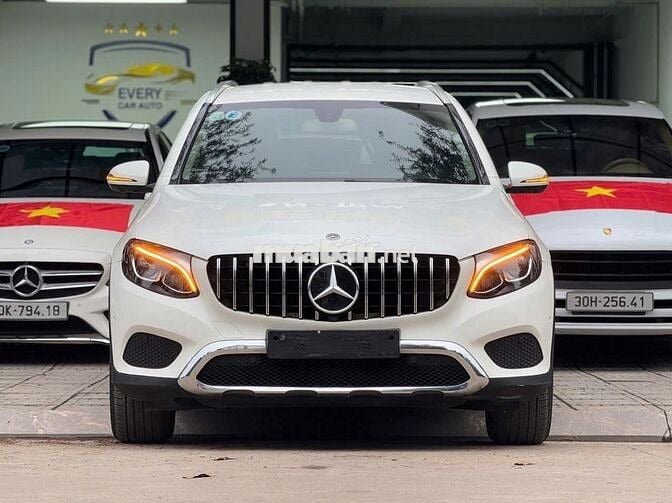 Mercedes Benz GLC Class 2018 200 AT - 62000 km