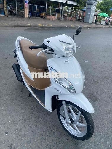 xe Vision trắng mới tinh