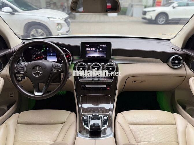 Mercedes Benz GLC Class 2018 200 AT - 62000 km