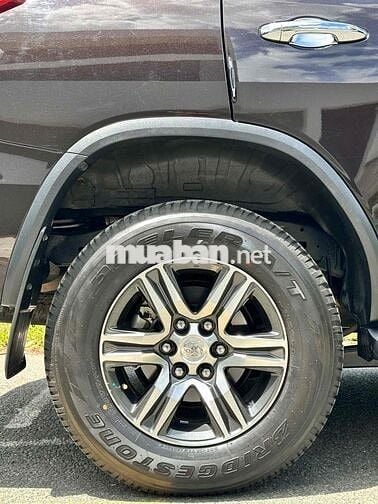 Toyota Fortuner 2.7 máy Xăng 4x2 AT - 24000 km