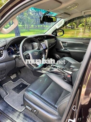 Toyota Fortuner 2.7 máy Xăng 4x2 AT - 24000 km