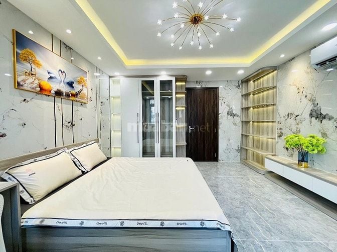 Bán nhà 4,5 tầng hẻm 7 chỗ đậu trong nhà full nội thất P14 GV 