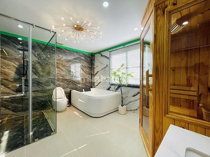 Bán nhà 4,5 tầng hẻm 7 chỗ đậu trong nhà full nội thất P14 GV 