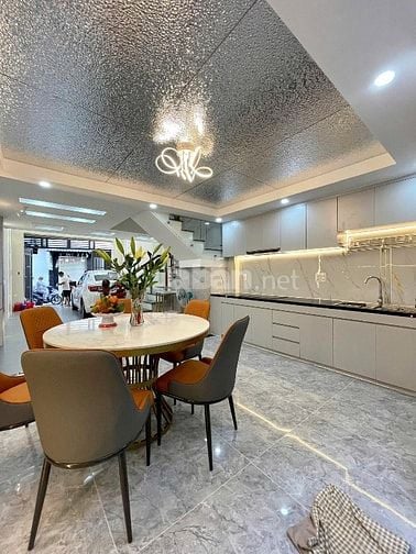 Bán nhà 4,5 tầng hẻm 7 chỗ đậu trong nhà full nội thất P14 GV 