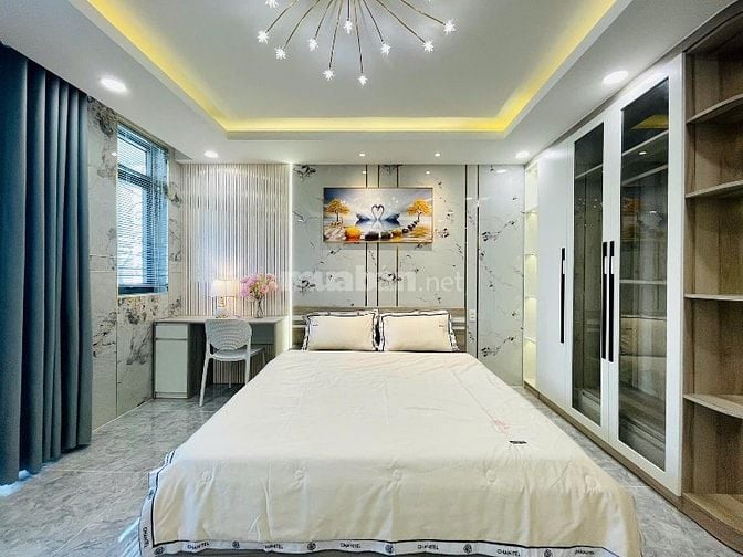 Bán nhà 4,5 tầng hẻm 7 chỗ đậu trong nhà full nội thất P14 GV 
