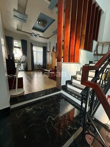 CHO THUÊ NHÀ 3 LẦU HẺM 111 ĐƯỜNG QUANG TRUNG. P TNPB QUẬN 9 