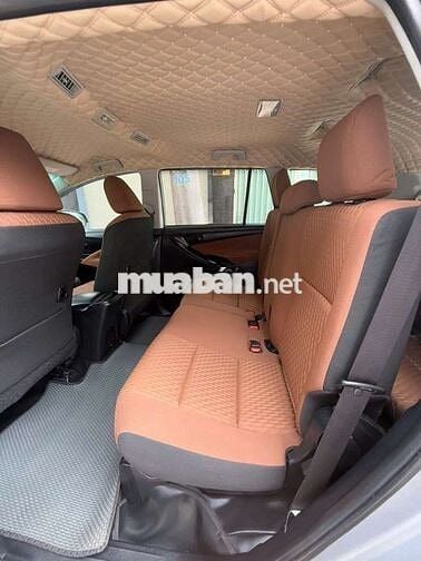 Toyota Innova 2017 2.0E - 92000 km