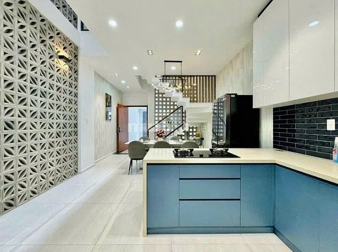 Còn 4 tỷ 850. Nhà 80m2 Sư Vạn Hạnh gần BV 115. Xây 3 lầu, hẻm 7m