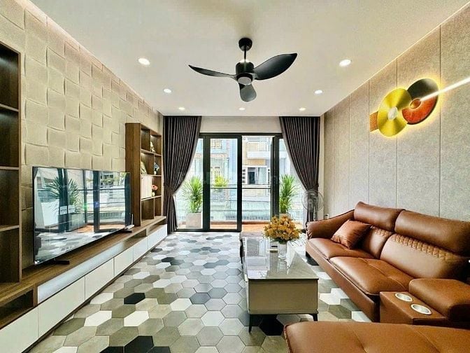 Còn 4 tỷ 850. Nhà 80m2 Sư Vạn Hạnh gần BV 115. Xây 3 lầu, hẻm 7m