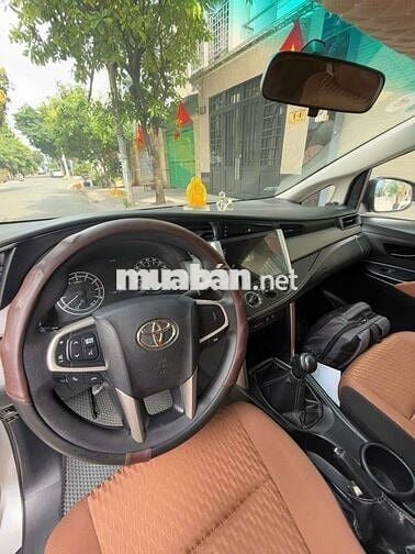 Toyota Innova 2017 2.0E - 92000 km