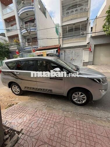 Toyota Innova 2017 2.0E - 92000 km