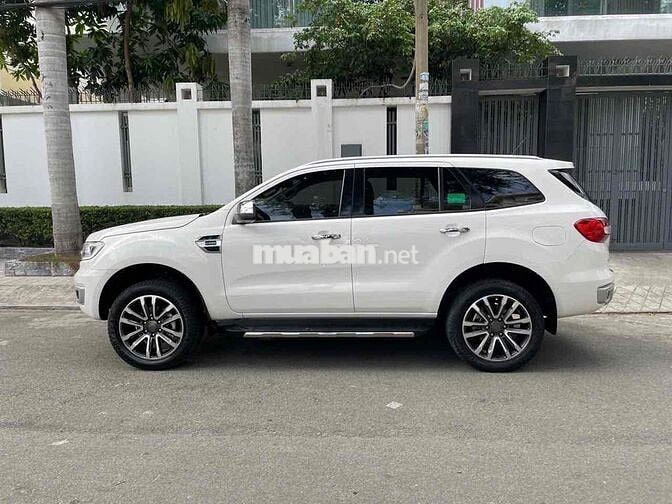 🚘Ford Everest 2019 Titanium 2.0L AT 4x2 - 82000 km