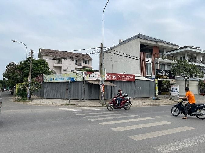 Cần tiền bán gấp đất 2 mặt tiền,Đường 30m, khu Bình Hưng Hoà B,